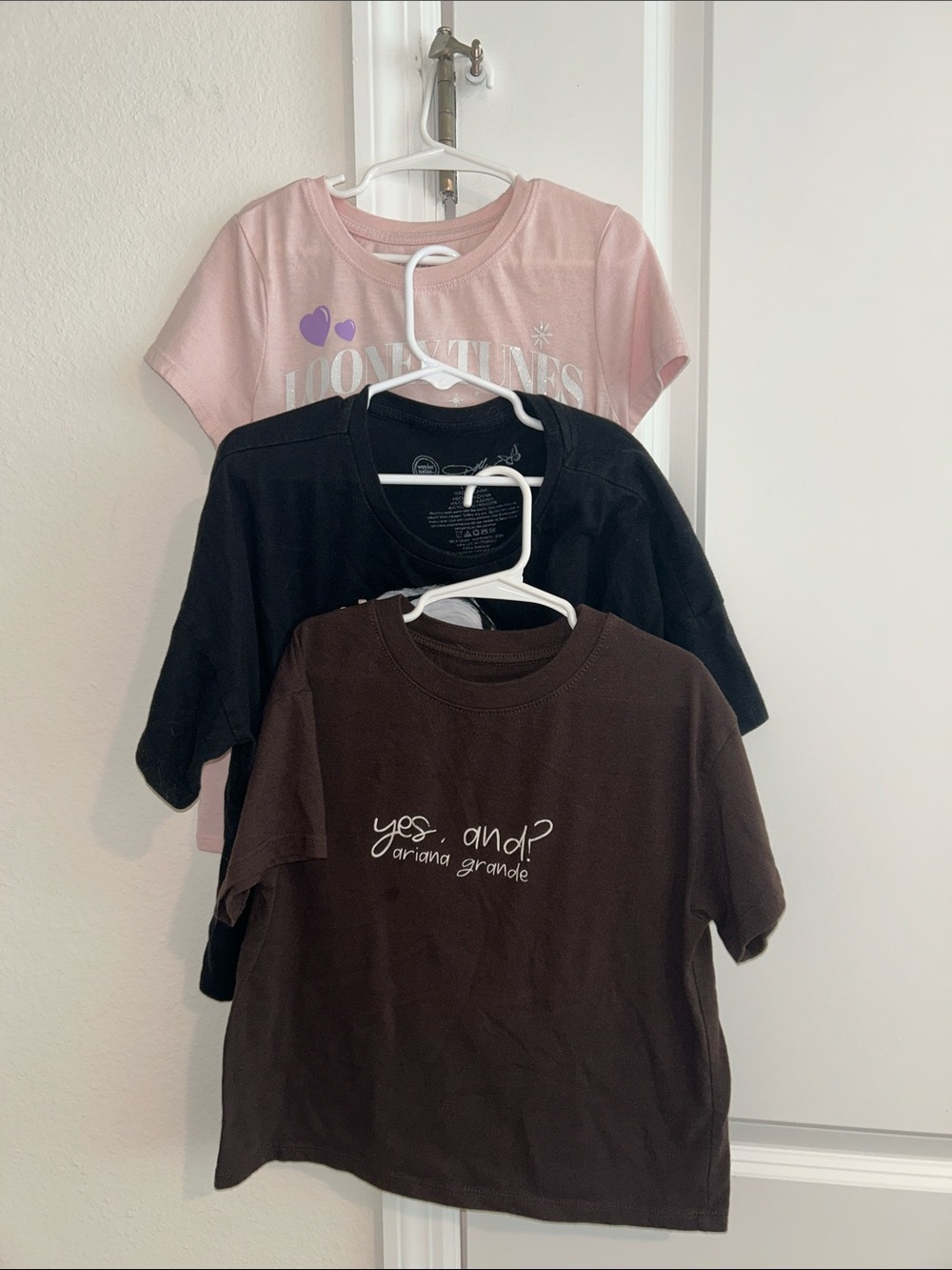 Ariana Grande Brown, Black Dolly Parton & Pink Looney Tunes Kids Graphic Tee Set